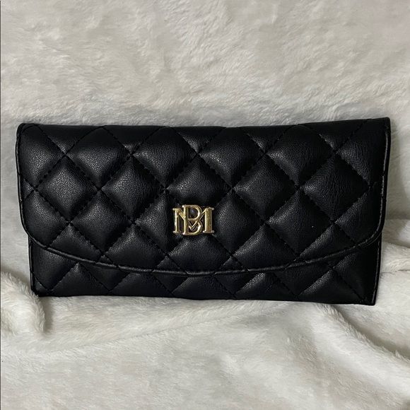 Badgley Mischka Black Quilted Clutch - Picture 1 of 7